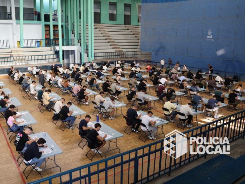 Los aspirantes a Policía Local de Santa Cruz superan la primera prueba psicotécnica en el Quico Cabrera