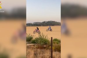 Detenido un menor y un adulto tras atacar a guardias civiles en concentración ilegal de motos en Jerez - Imagen 1