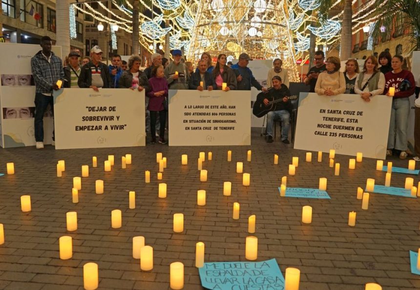 Luces por la inclusión en Santa Cruz reúne a un centenar para apoyar a personas sin hogar 1 Luces por la inclusión en Santa Cruz reúne a un centenar para apoyar a personas sin hogar